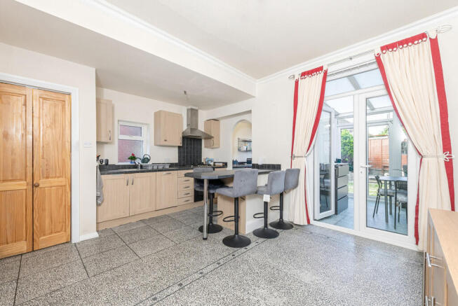 3 bed Semi-Detached for sale Image 5