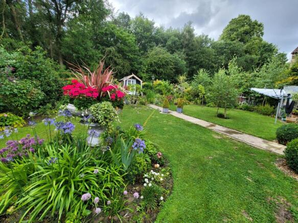 Extensive South Facing Rear Garden