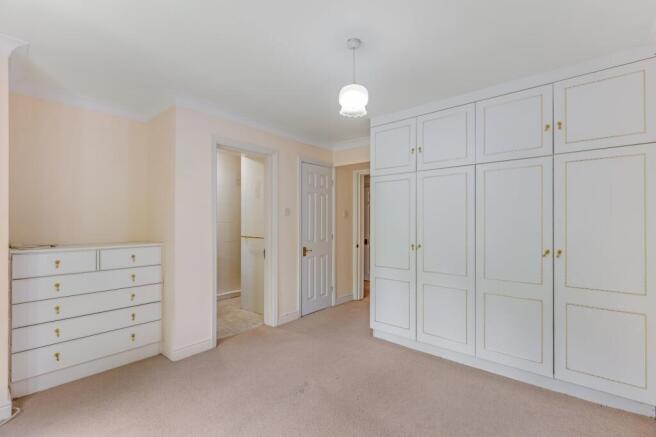 2 bed Flat for sale Image 12
