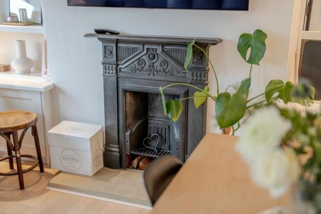 2 bed Apartment to rent Image 11