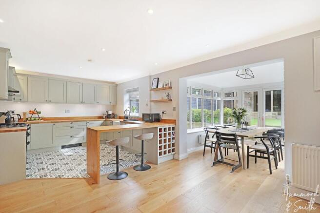 Kitchen/ Lounge