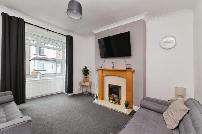 2 bed Semi-Detached Bungalow for sale Image 8