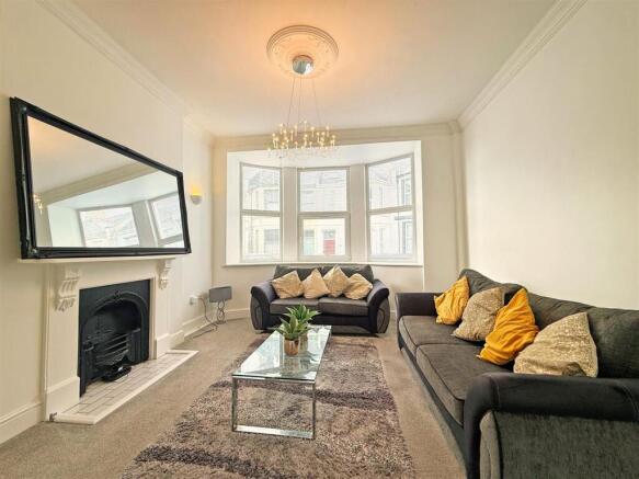 Whittington Street 68 - Lounge FRONT.jpg