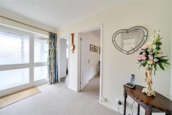 9, Birds Close, Middle Path, Crewkerne, Somerset photo 4