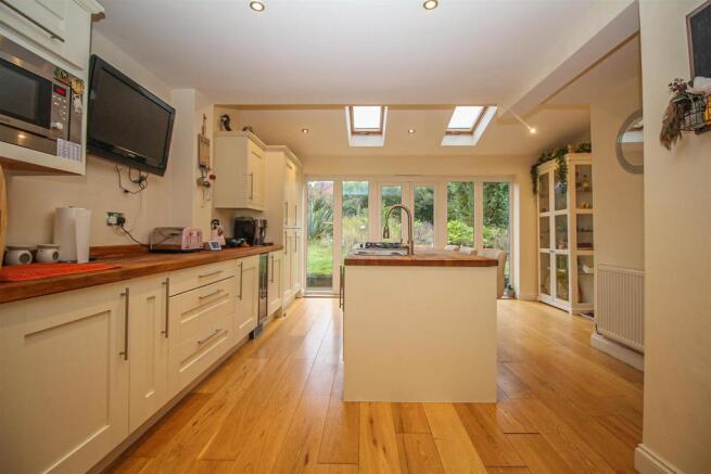 Breakfasting Kitchen