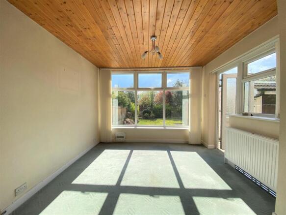 Rear Extended Lounge
