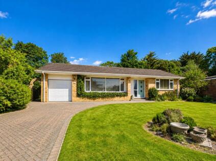 Glenavon Road, Highcliffe, Christchurch, Dorset, BH23