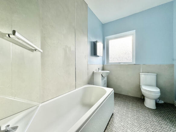2 bed Terraced to rent Image 7