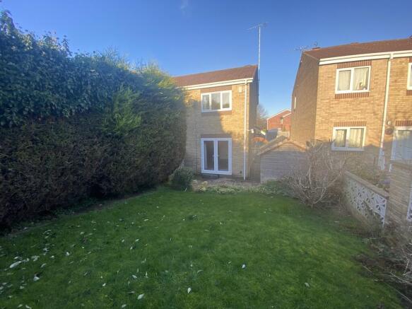2 bed Semi-Detached to rent Image 7