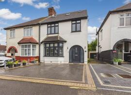 6, Hill Crest, Potters Bar EN6 2RT
