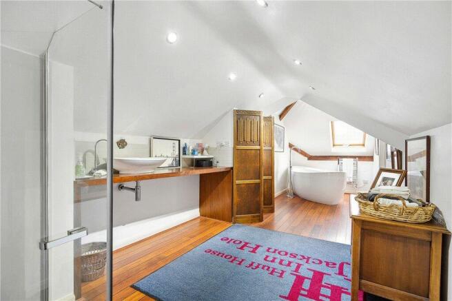 1st Floor Bathroom