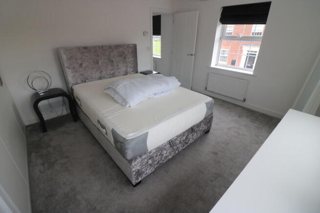5 bed Detached to rent Image 12