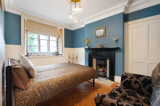 4 bed Detached for sale Image 11