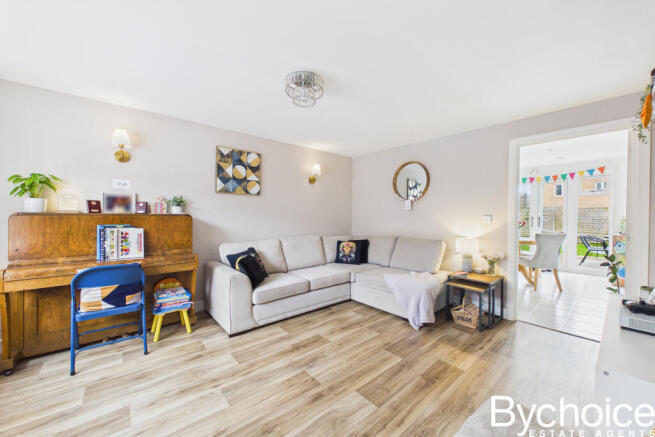 CAM05454G0-PR0118-STILL002