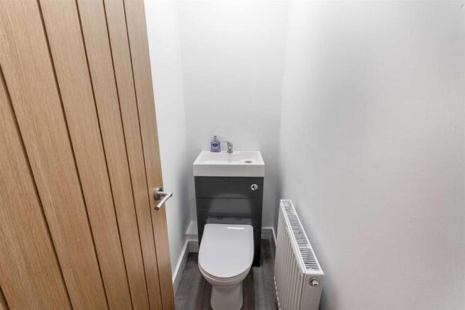 4 bed Detached for sale Image 10