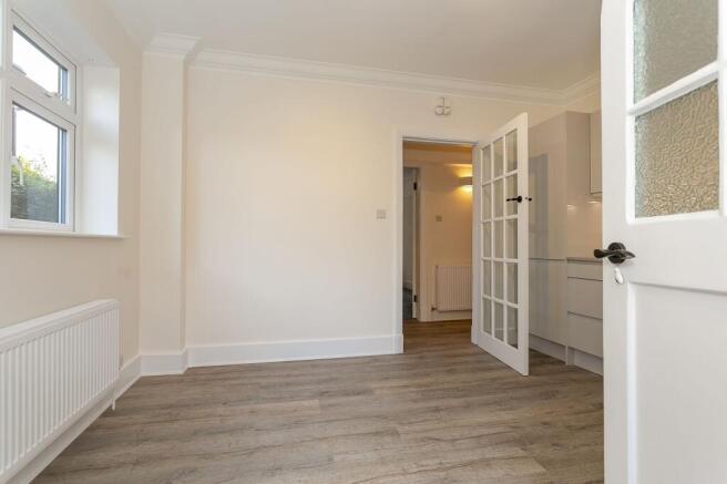 2 bed Flat for sale Image 7