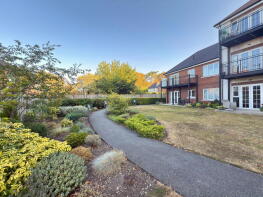 6, Eaves Court, The Retreat, Princes Risborough HP27 0EQ