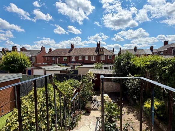 2 bed Semi-Detached for sale Image 9
