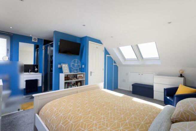 3 bed Semi-Detached for sale Image 6