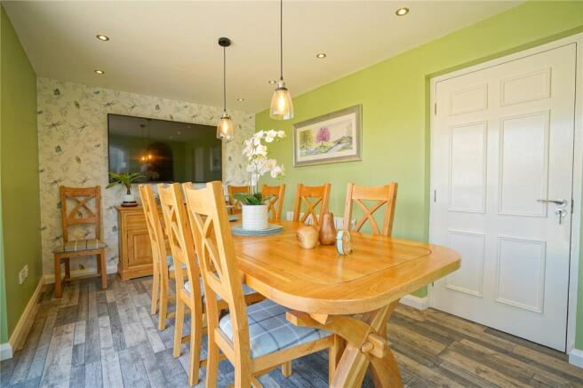 4 bed Detached for sale Image 12
