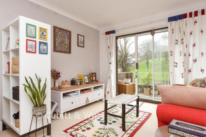 Living/Dining Area