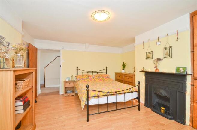 Bedroom 1.JPG