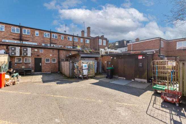 34D & 34E High Street, Alton, Hampshire, GU34 1BD