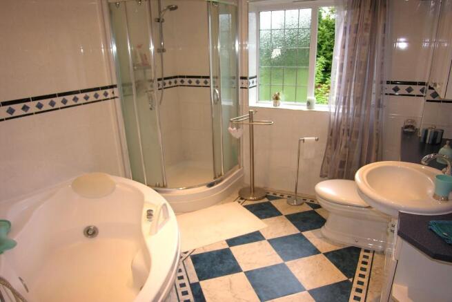 EN-SUITE TO BED 1