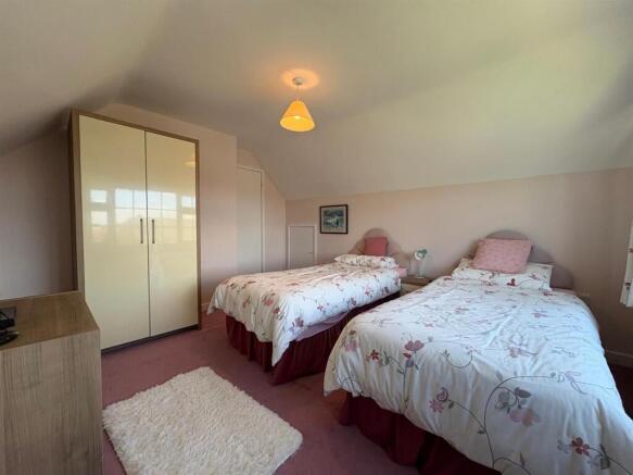3 bed Detached for sale Image 8