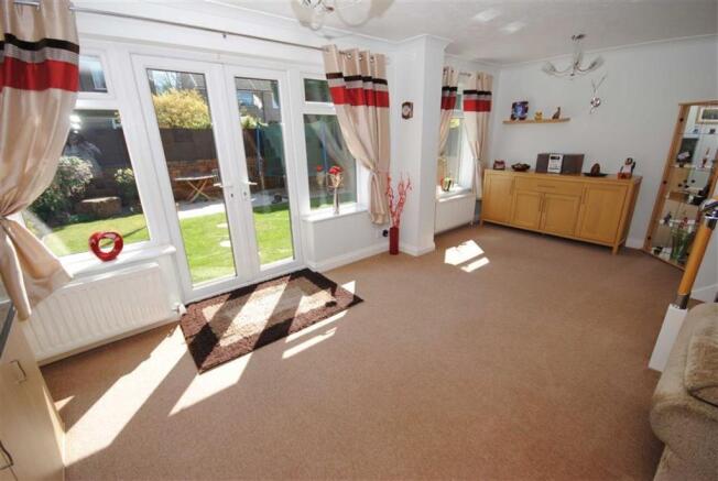 EXTENDED DINING ROOM