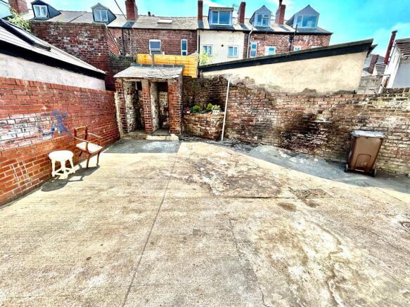 3 bed House to rent Image 12