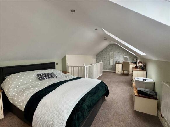 PRINCIPAL BEDROOM