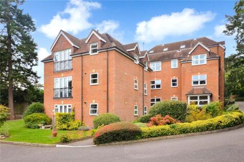 Frensham Road, Lower Bourne, GU10