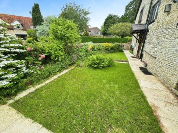 91c8cc05-Front 20Garden.jpg