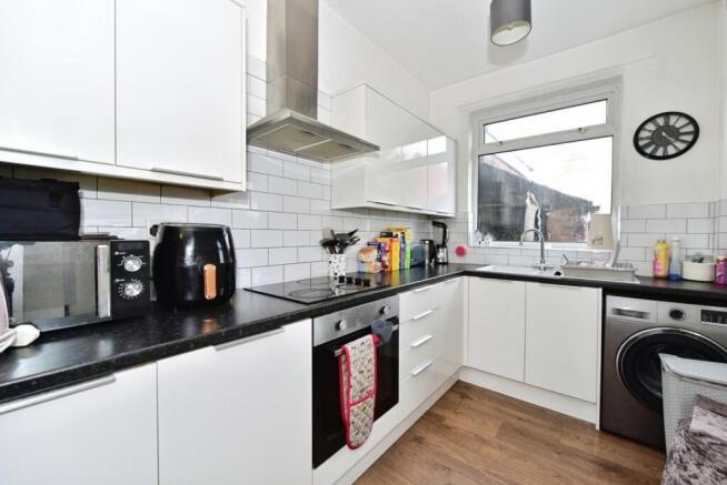 2 bed Terraced for sale Image 4