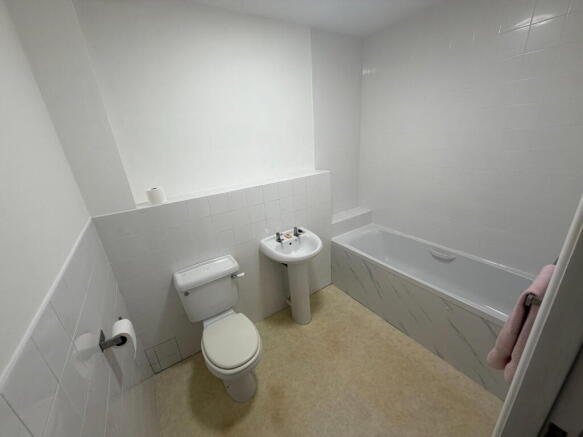 2 bed Flat for sale Image 9
