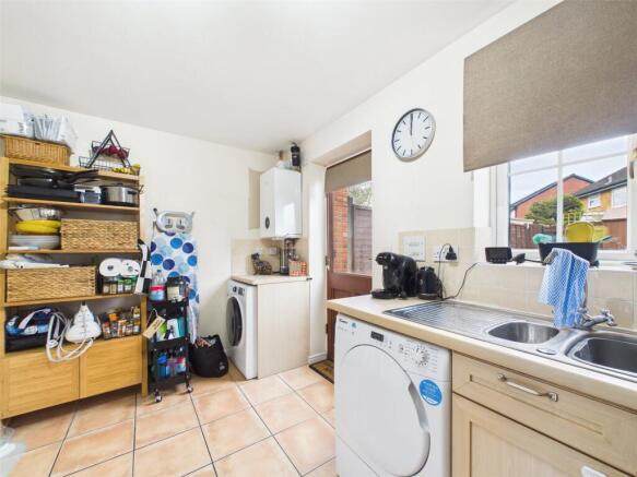 Tudor Close, Churchdown, Gloucester, Gloucestershire, GL3 photo 4