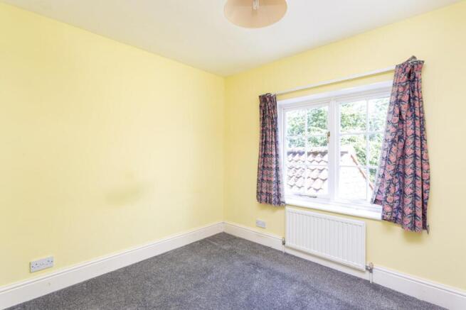 4 bed Detached for sale Image 8