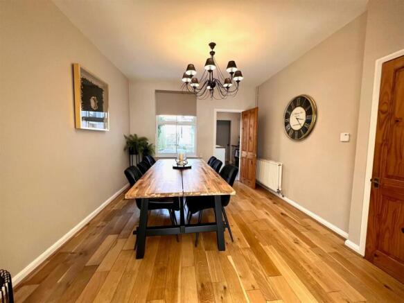 3 bed Terraced to rent Image 12