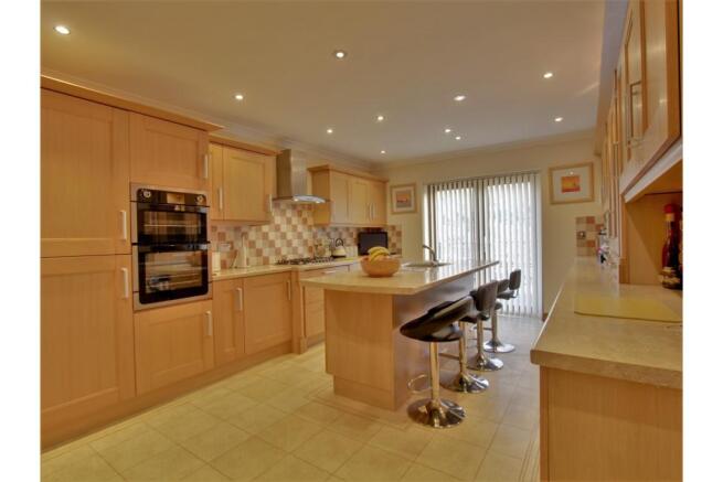 Kitchen / Breakfast