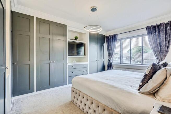 4 bed Detached for sale Image 9
