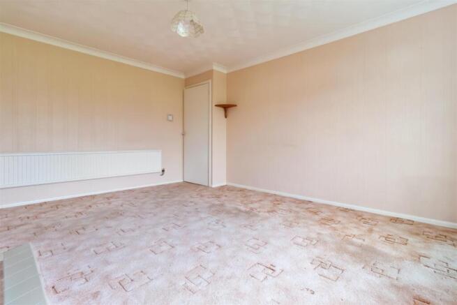 24 Cuckfield Crescent-002.jpg