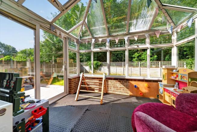 4 bed Detached for sale Image 11