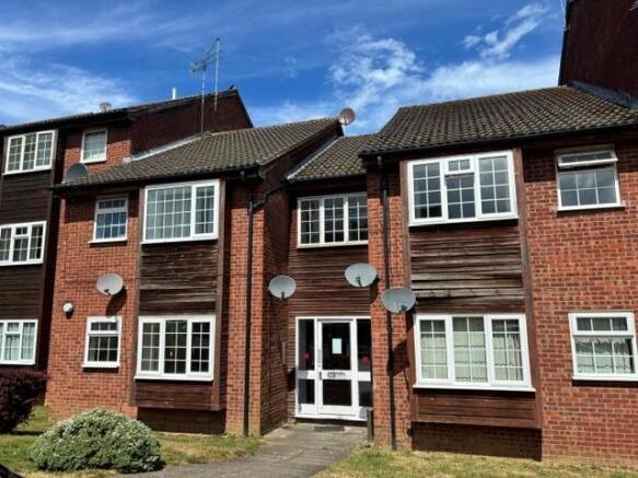 33 St Peters Close - Front.jpg