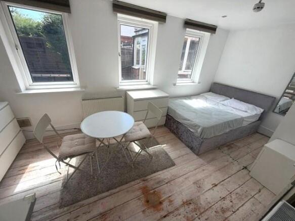 BEDROOM.jpg