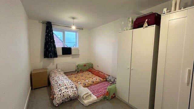 2 bed Apartment to rent Image 5