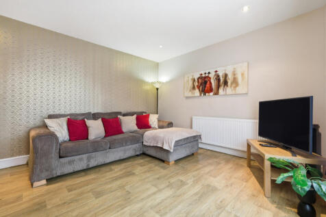 Brocket Way, Chigwell, IG7
