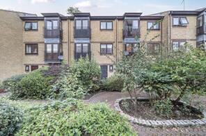 4, The Courtyard, Whytebeam View, Whyteleafe CR3 0AU