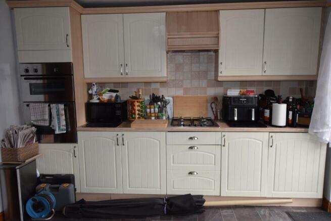 3 bed Semi-Detached for sale Image 5