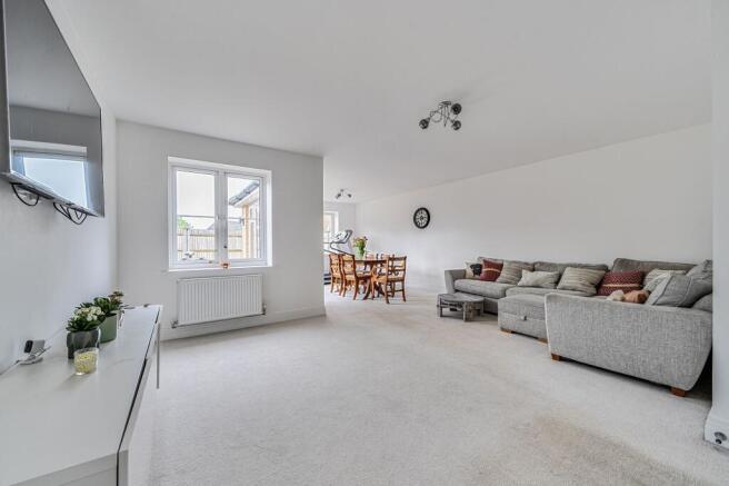 Sitting/dining room